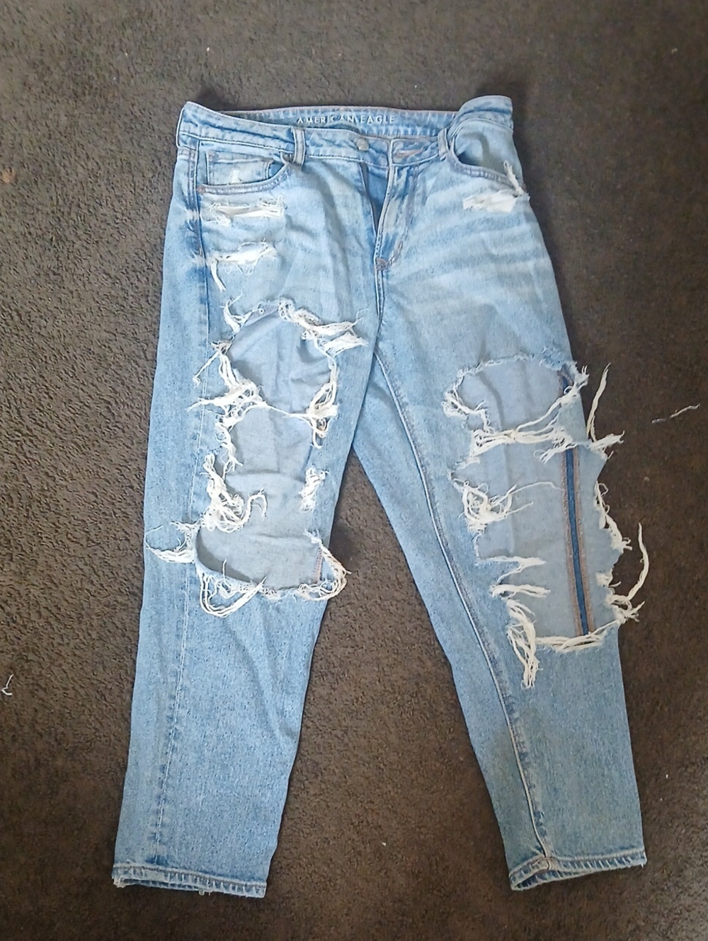 American Eagle Outfitters Light Blue Distressed Boyfriend Jeans